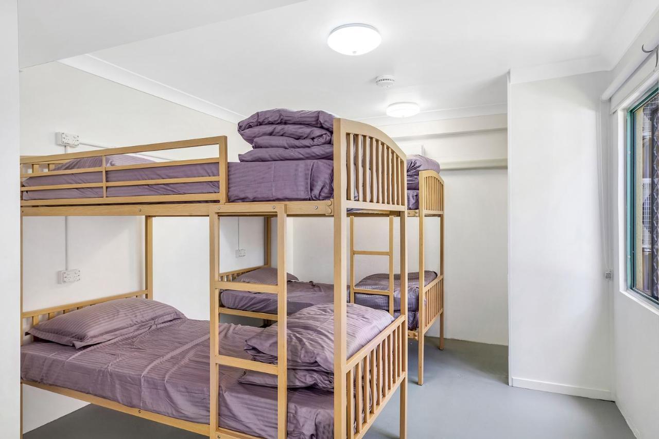 גולד קוסט Surf Inn Boutique Backpackers - Free Breakfast מראה חיצוני תמונה