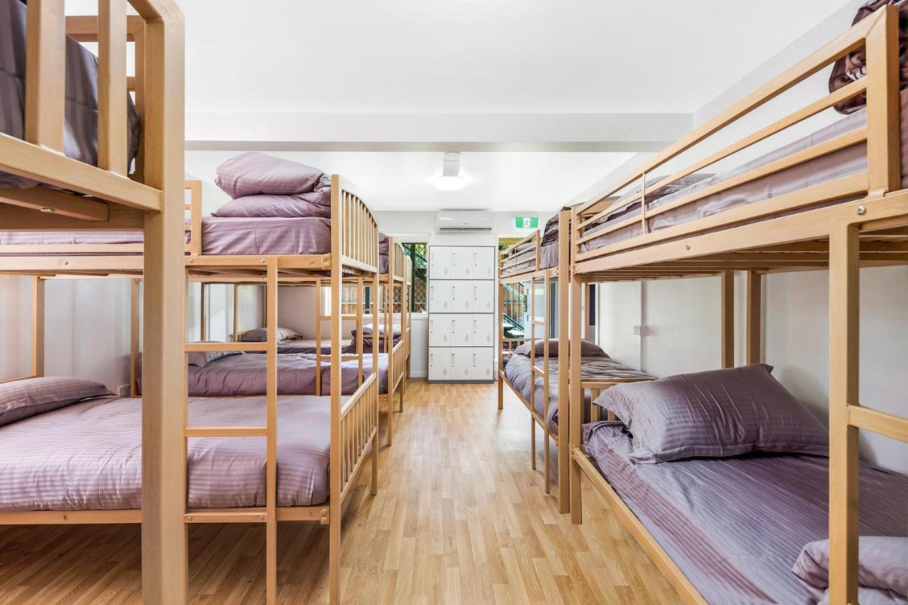 גולד קוסט Surf Inn Boutique Backpackers - Free Breakfast מראה חיצוני תמונה